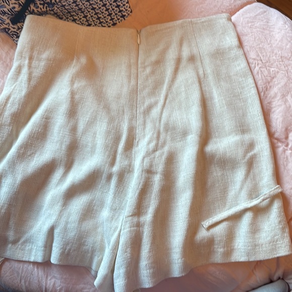 Stradivarius linen skort. - Picture 2 of 3